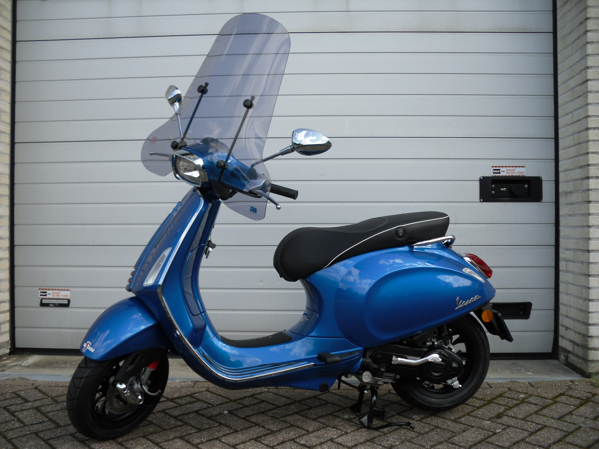 Uitsteken opraken verliezen Vespa Sprint Special Blauw Limited edition Windscherm Den Haag Leiden