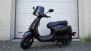 Vespa Sprint Black on Black Special Euro 5