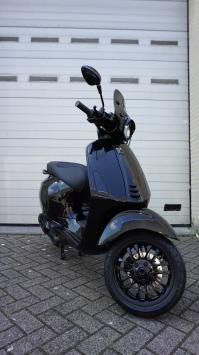 Vespa Sprint Black on Black Special Euro 5