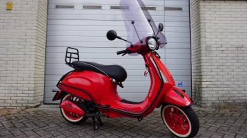 Vespa Primavera RED Special