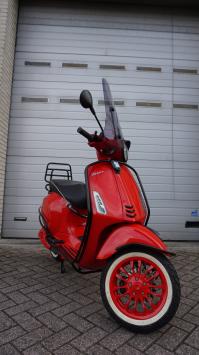 Vespa Primavera RED Special