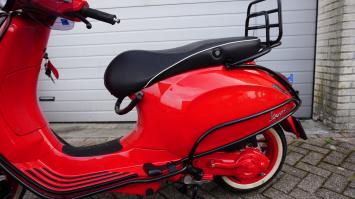 Vespa Primavera RED Special