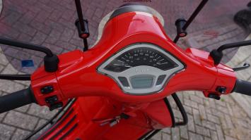 Vespa Primavera RED Special