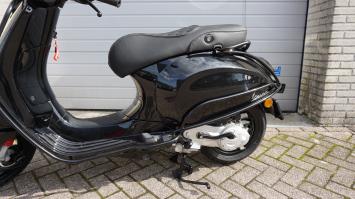 Vespa Sprint Black Special