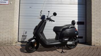 Niu NQI Ext Range elektrische scooter nieuwstaat