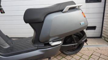 Niu NQI Ext Range elektrische brom scooter